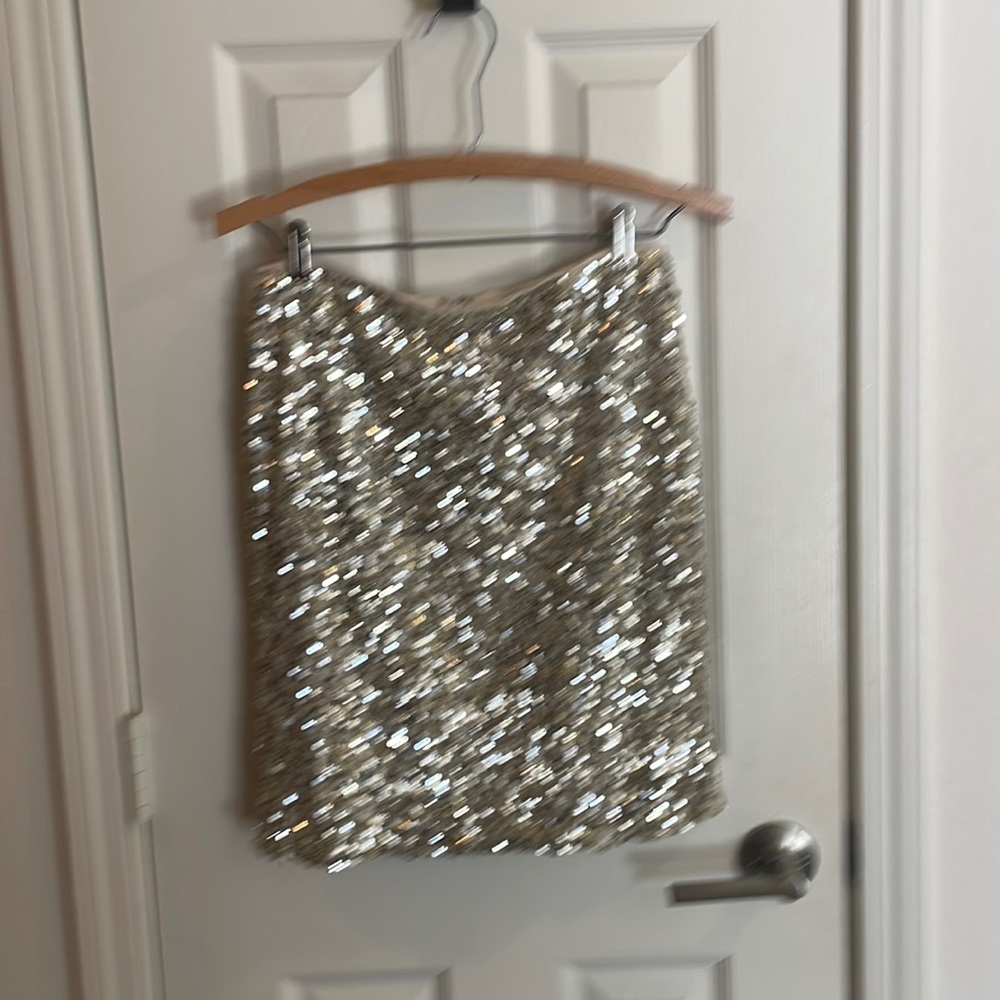 White House Black Market Gold Sequin Skirt